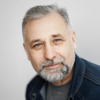 Stéphane, entrepreneur autodidacte face à un plafond de verre